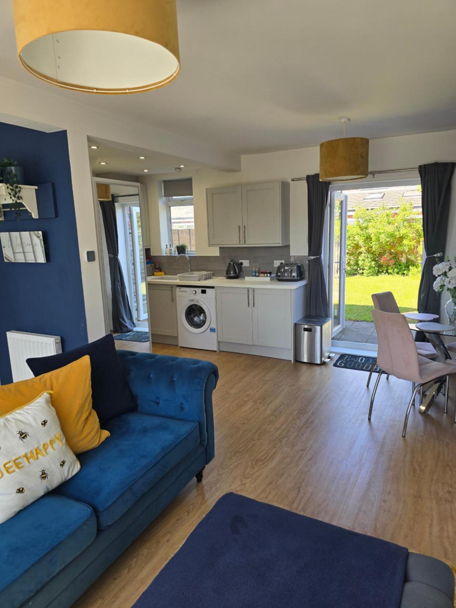 The Heart - Cosy 3 Bedroom House With Double Driveway And Garden In Manchester Esterno foto